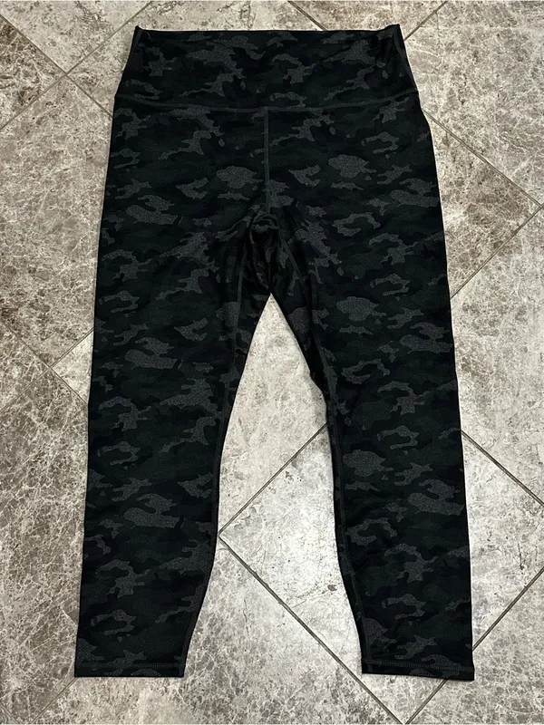 Fabletics High Waisted Powerholds Leggings NEW Charcoal Camo 7/8 Size XL - Image 2