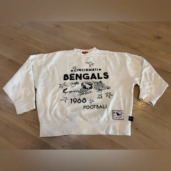 Mitchell & Ness Cincinnati Bengals Throwback Logo 3.0 pullover sweatshirt cream - Image 3