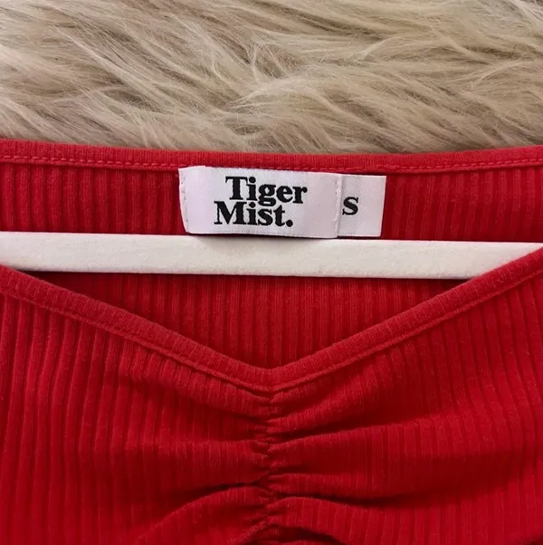 Tiger Mist Sweetheart Cropped Long Sleeve Red - Image 7