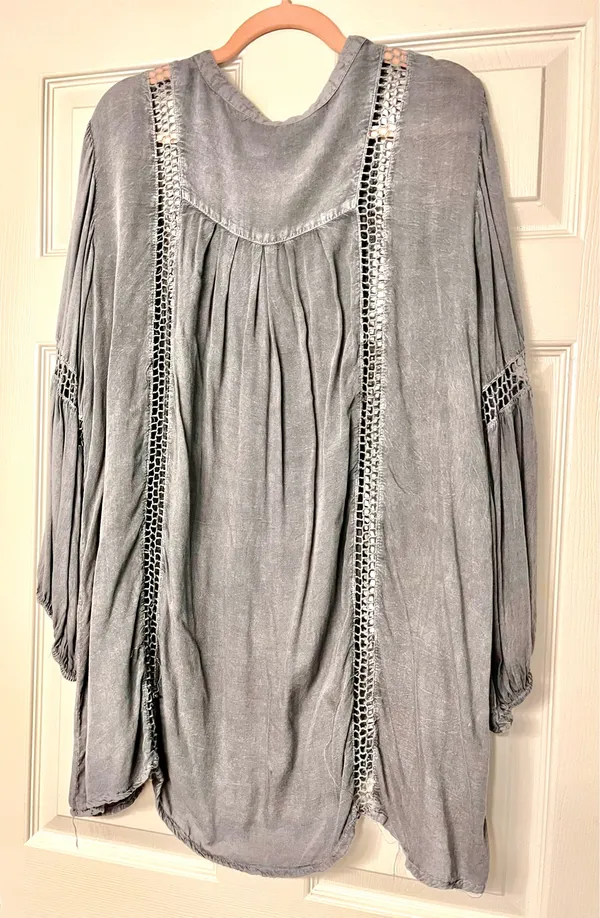 Botique Gray Classic Elegance Tunic Size L - Image 3