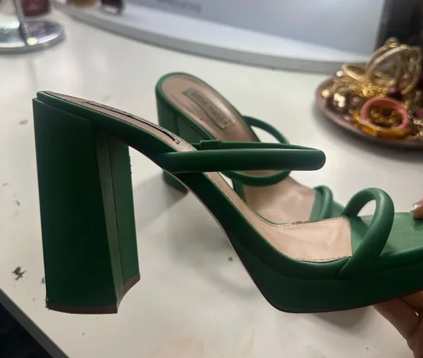 Steve Madden Green Heels - Image 2
