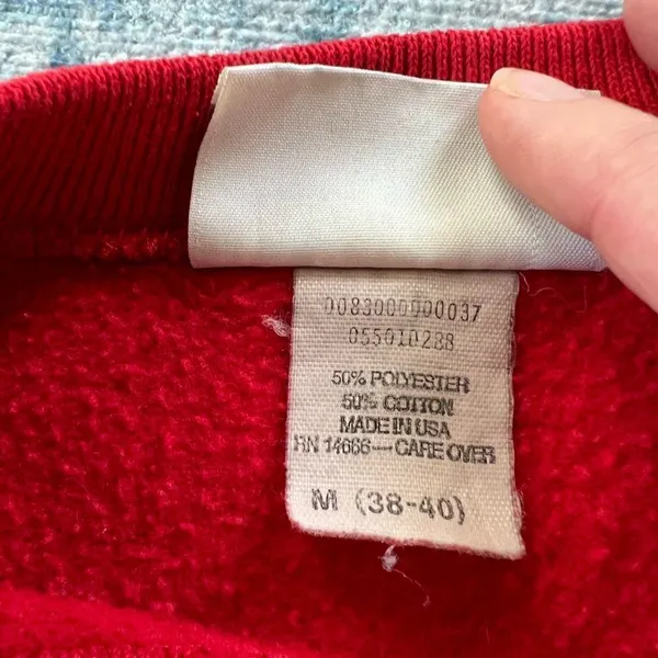 Bassett Walker Red Vintage Christmas Tree Sweatshirt Medium - Image 5