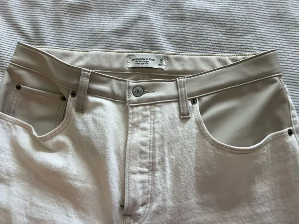Abercrombie High Rise Jeans - Image 3