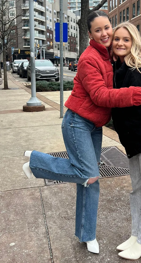 Highwasted Blue Jeans - Image 2