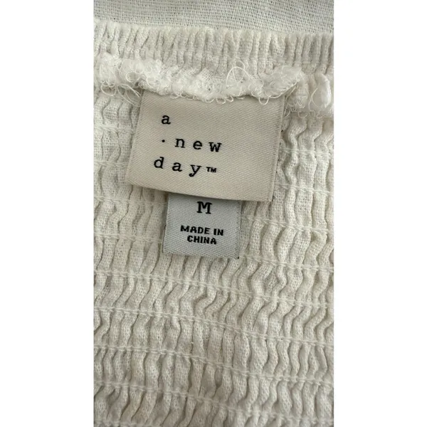 A New Day Linen cropped top size M - Image 9