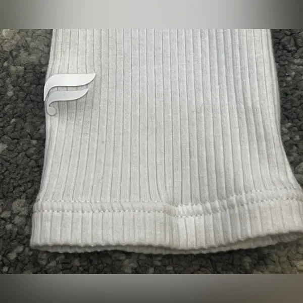 Fabletics Daily white ribbed long-sleeve square-neck crop top Size XL - Image 3