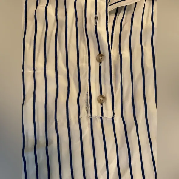 NWT J crew Sheer popover top in crepe de chine Sz 10 Sold Out - tear in front - Image 10