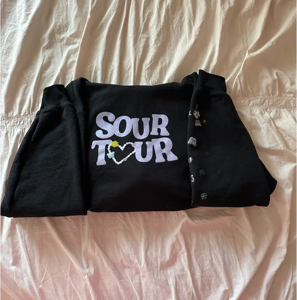 Olivia Rodrigo Sour Tour Hoodie - Image 3
