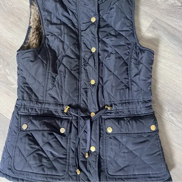 Navy faux fur lined puffer vest with gold detail Small - Image 3
