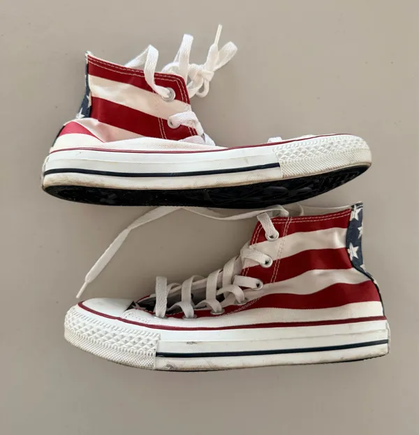 VINTAGE: Converse | Chuck Taylor All-Star high tops, Stars & Stripes. Size: 4.5/Men, 6.5/Women - Image 9