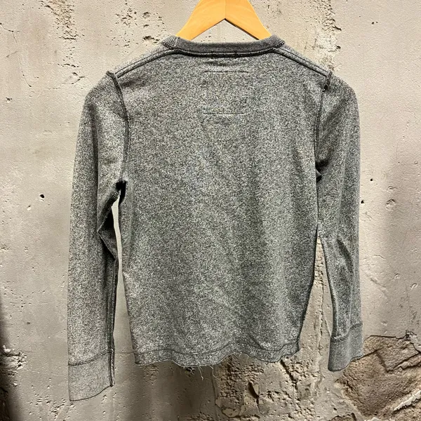 Vintage Y2K Abercrombie Gray Native American Headdress Fitted Long Sleeve Baby T - Image 4