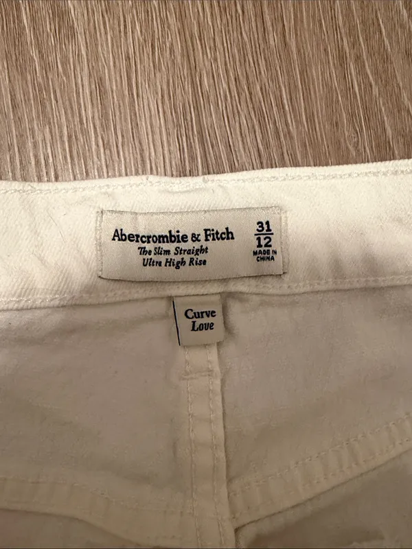 Curve Love Ultra High Rise Slim Straight Jean white Size 31 12 - Image 4