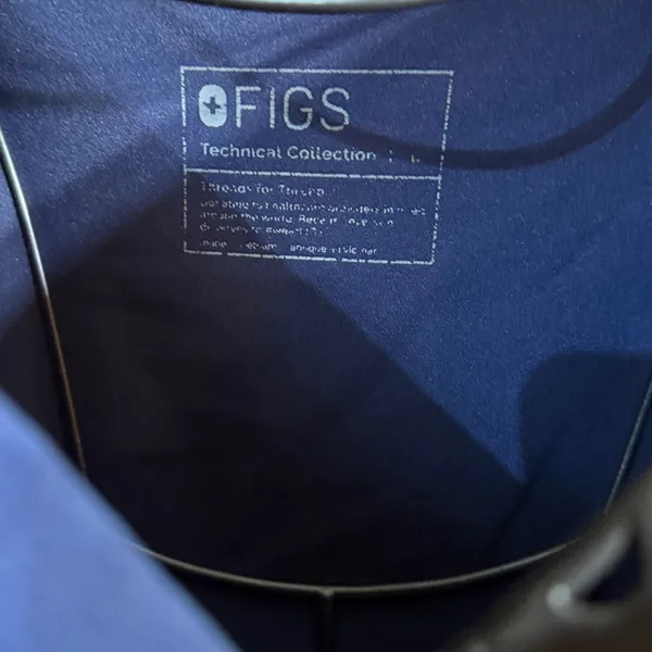 Figs Technical Collection in Deep Blue Nurse scrubs size large 2 piece set - Image 5