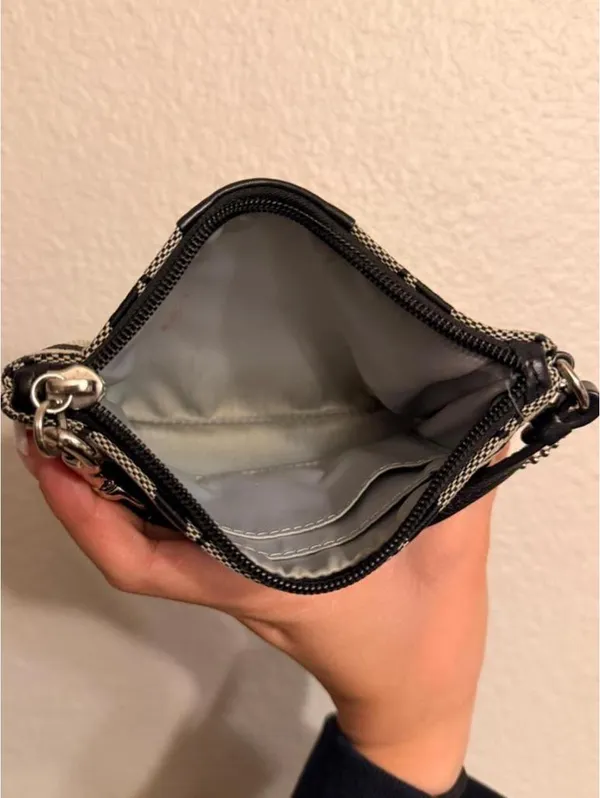 Vintage Black and Gray Coach Wristlet - Image 4