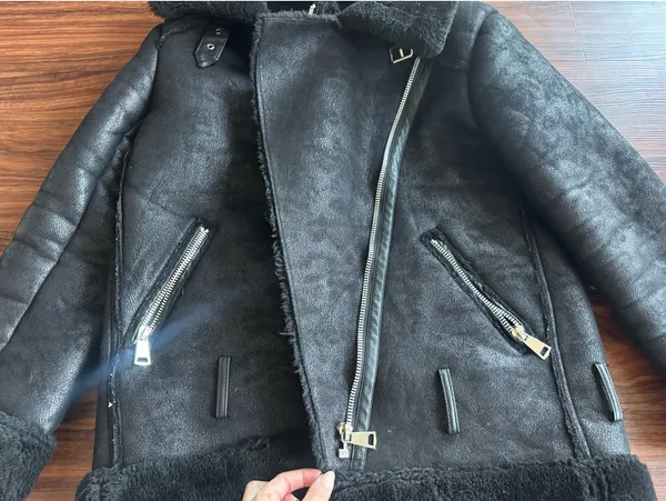 Philomena Petti thick oversized Black jacket with fur lining Size M Very warm Heavy material Great condition - Image 2