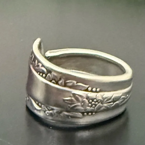 Vintage 1940 “Camilia” Sugar Spoon Ring Size 9 - Image 3