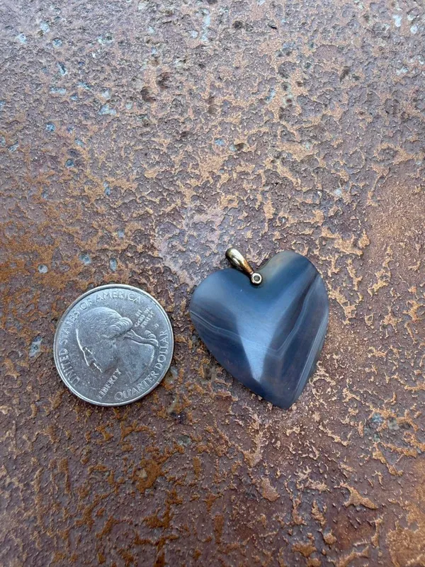 Free People Black agate marble color heart pendant with gold plated bail #boho #fairycore #goth #grunge - Image 3
