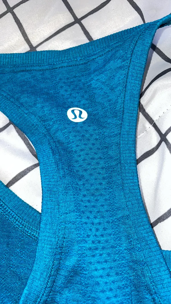 size 6 lululemon blue swiftly tank - Image 2