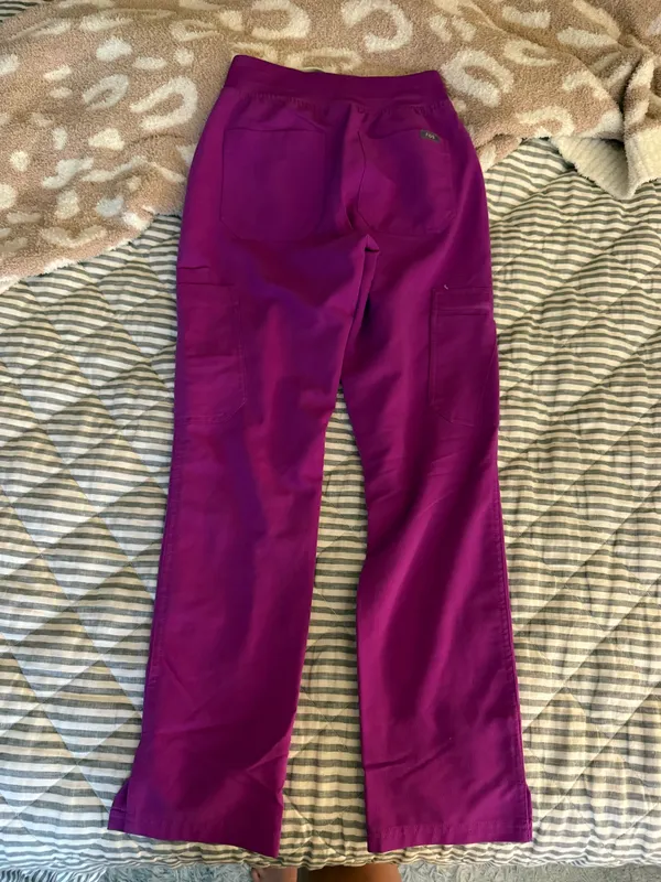 Figs high waisted yola scrub pants petite - Image 3