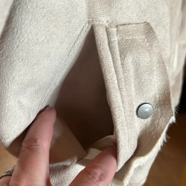NWOT Chaser Faux Suede Faux Fur Lined Bomber Jacket Cream Size XS - Image 7