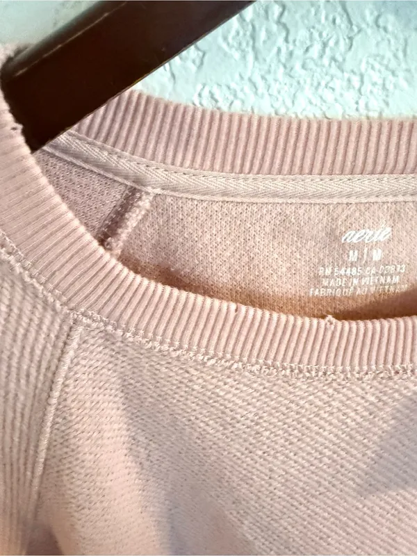 NWT AERIE Womens Top Pink Raglan Diagnal Weave Long Sleeve Pull Over Size Medium - Image 8