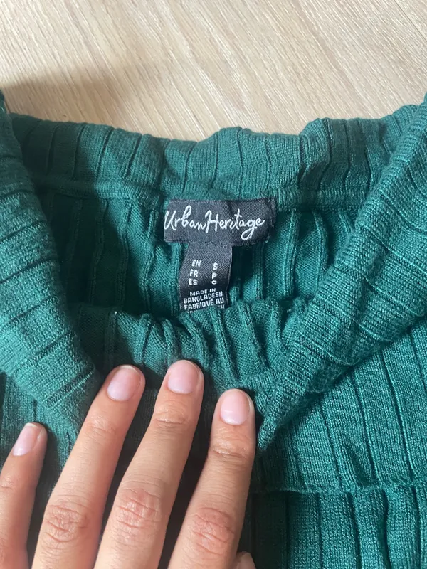 Green off the shoulder long sleeve - Image 2