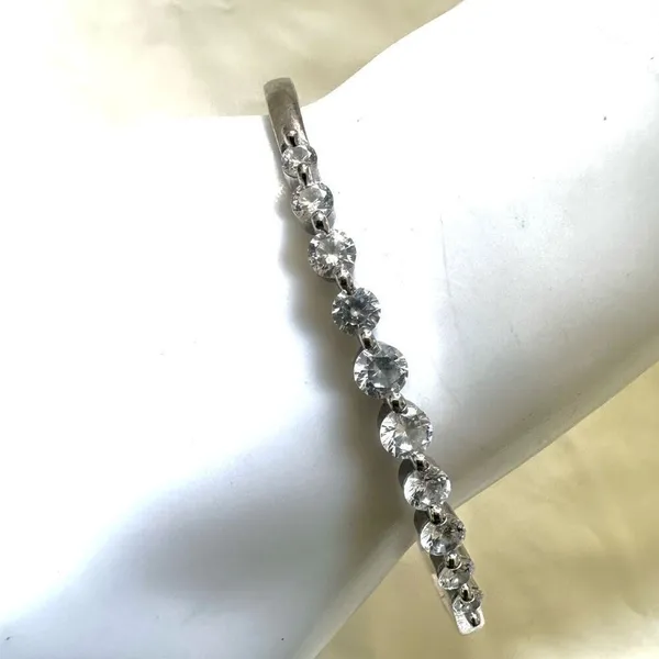 Rhodium plated cubic zirconia hinged bangle bracelet - Image 4