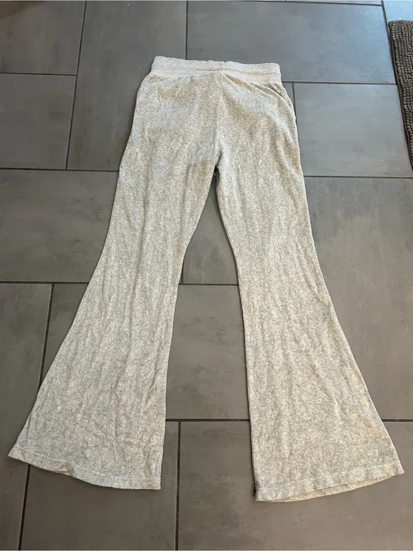 Aerie Kick It Flare Velour High Waisted Pants in Gray - Image 4