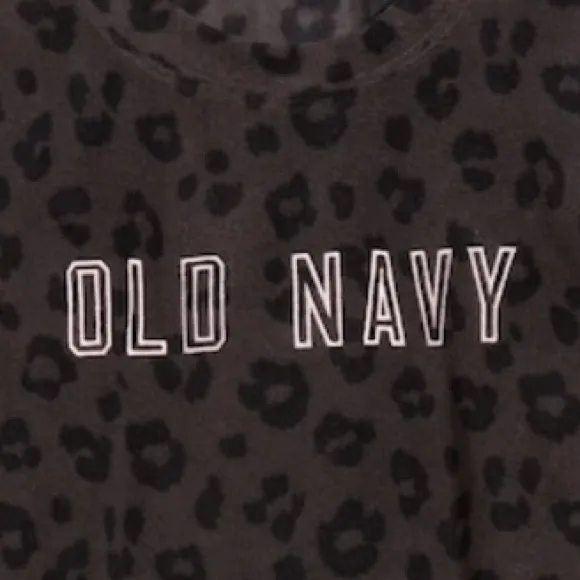 NWT..Old Navy Leopard Print Fleece Top XL - Image 4