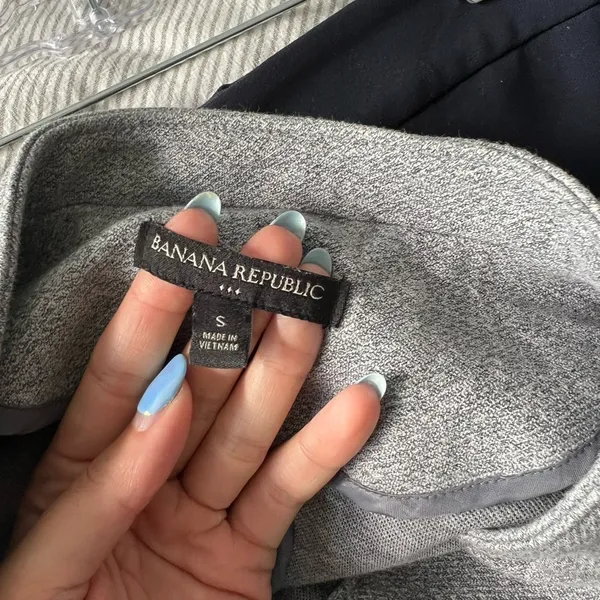 Banana Republic Grey Blazer - Image 10