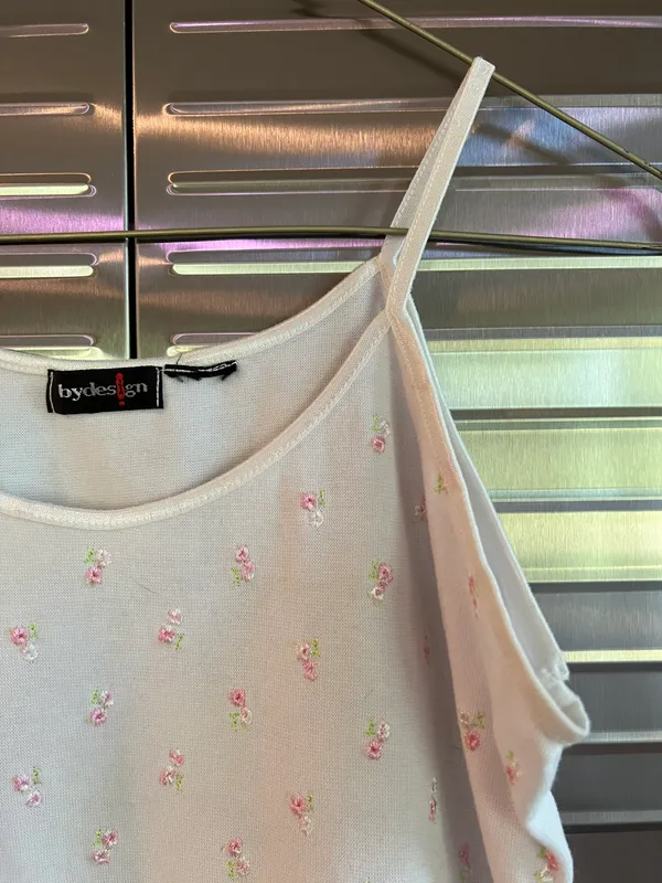 Vintage Floral Embroidered Tank Top - Image 3