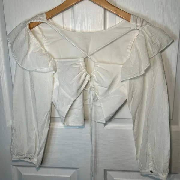 NWT HYFVE White Ruffle Front Tie Back‎ Crop Top Size Medium Romantic Poet Boho - Image 2