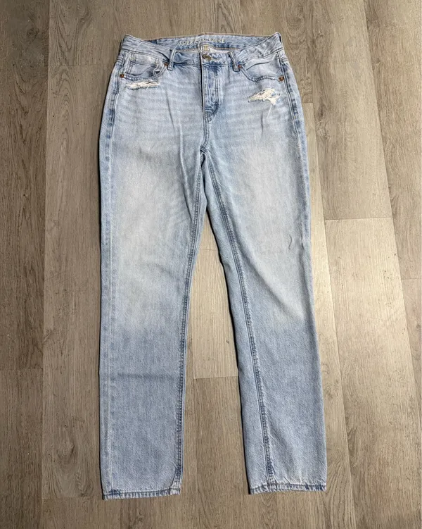 American eagle tomgirl jeans  - Image 2