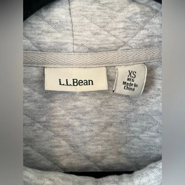 L.L. Bean Women's Quilted Sweatshirt Pullover, Funnelneck Grey w/ Pockets sz XS Gray - Image 3