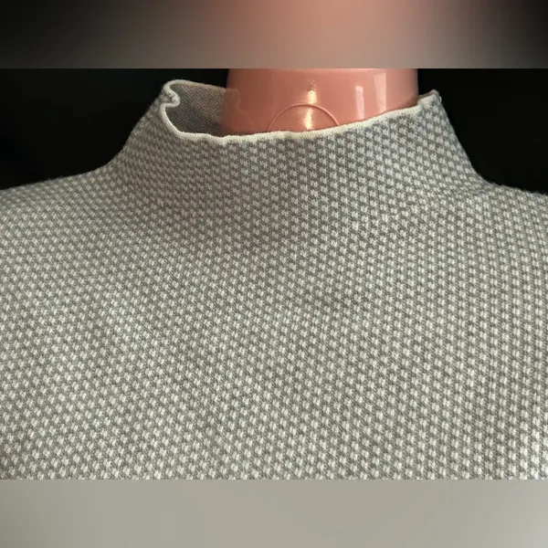 Adrienne Vittadini Heather Light Gray Textured Mock Cowl Sweater Women’s MD NWT - Image 9