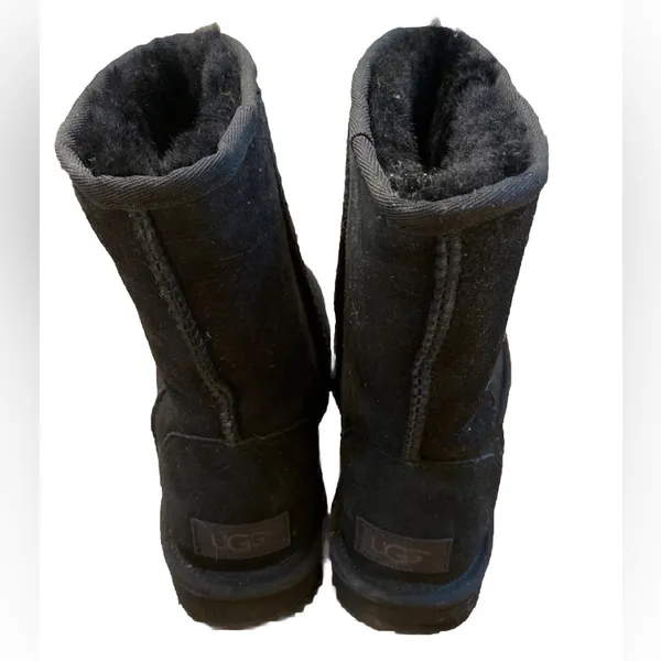 UGG Women’s Classic Short II Black Size 7 - Image 4