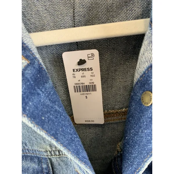 NEW Express Women's Denim Vest Size Small Utility Style Belted Blue Jean Jacket - Image 5