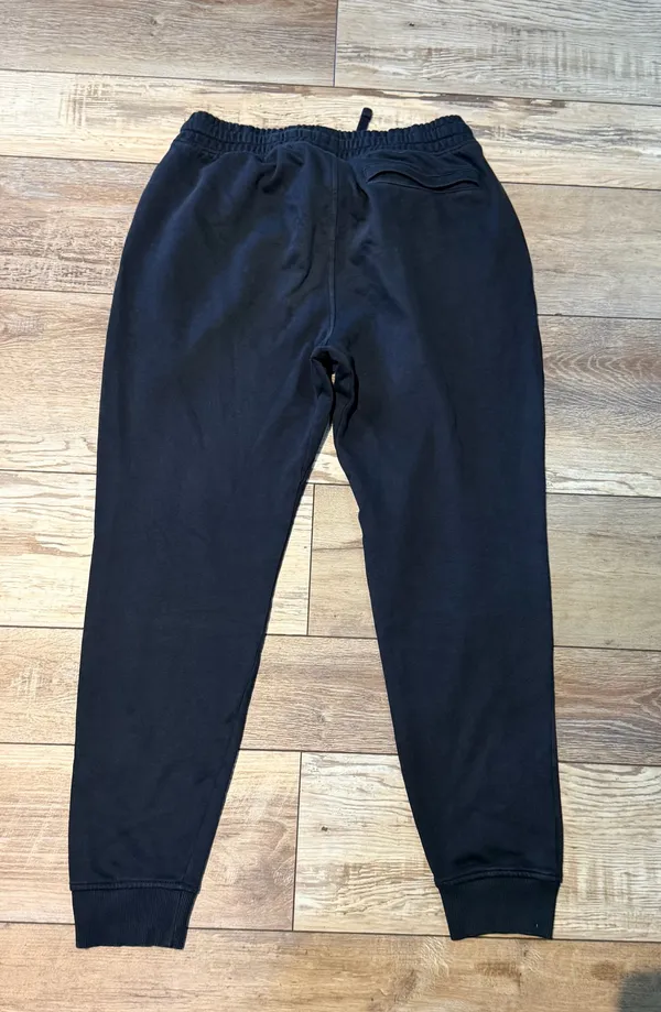 Gymshark Joggers Black Medium men’s - Image 4