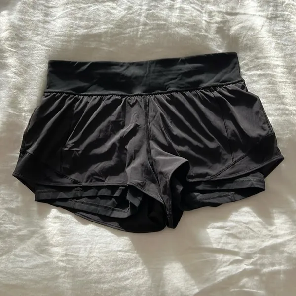 Lululemon Hotty Hot HR Naked Shorts Black 2.5” Size 12 - Image 3