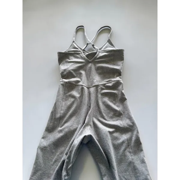 Old Navy Active Women Cloud+ Go-Dry Jumpsuit Gray Athletic‎ Bodysuit Small - Image 3
