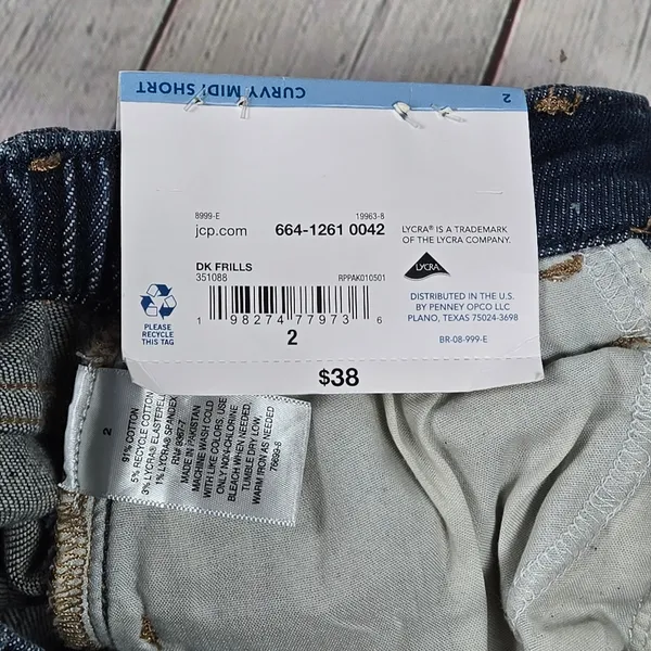 Arizona Jeans Co Size 2 High Rise Curvy Midi Denim Shorts‎ Distressed Cuffed - Image 5