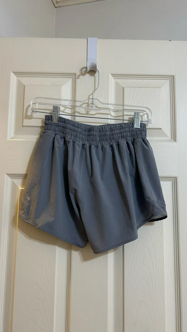Lululemon Hotty Hot High-Rise 4" - Image 3