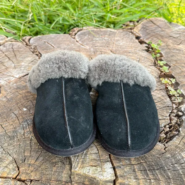 UGG Slippers UGG Women's Scuffette II Slippers Black/Grey Select Size 7 - Image 2