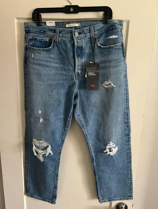 Levi’s 501 Wedgie Straight Jean size 32 - Image 2