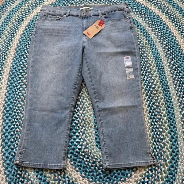 Levi’s‎ Classic Capris - Image 3