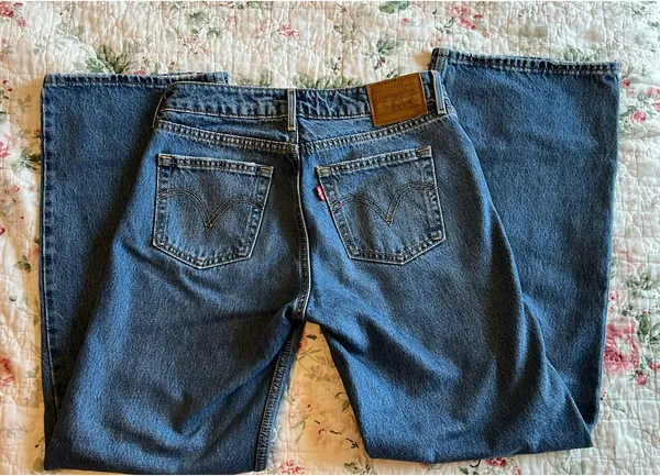 Levi’s Low Loose Premium Jeans - Image 3