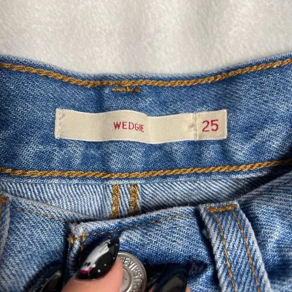 LEVIS Wedgie Light Wash Jeans Button Fly 25 Raw‎ Hem Straight Leg - Image 2