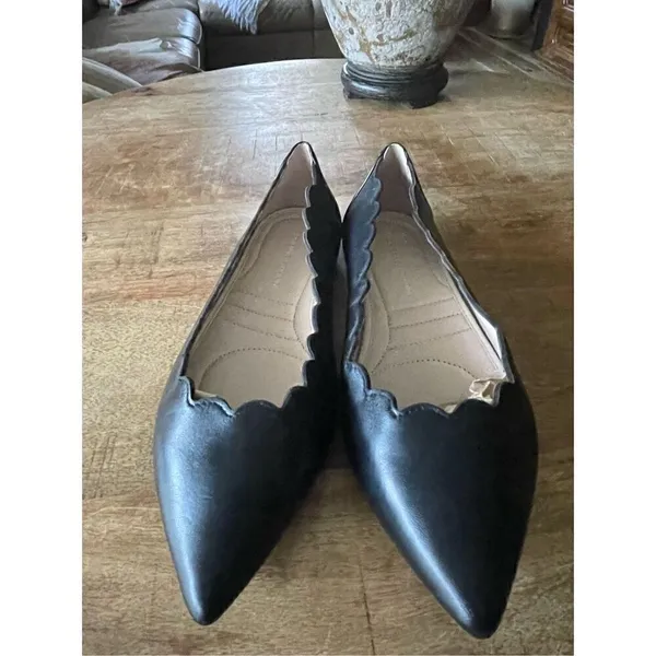 Nwot Adrienne Vittadini Black Leather Flats Size 7.5 - Image 2