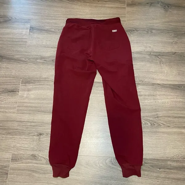 FIGS Women's size XS Zamora Jogger Pants Rafaela Top Burgundy Scrub Set - Image 4