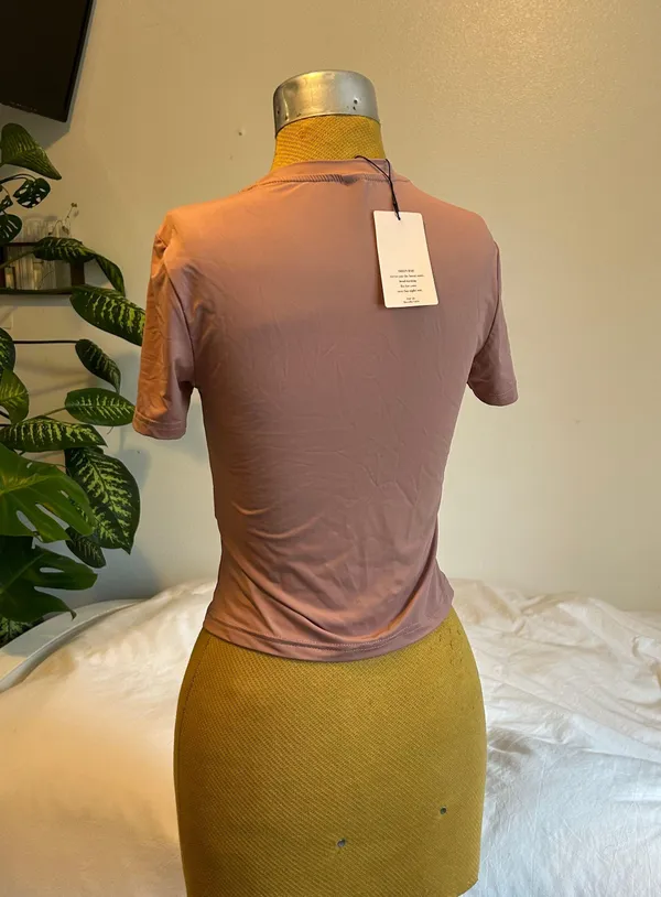 Sculpting fitted tshirt nwt Pink - Image 4